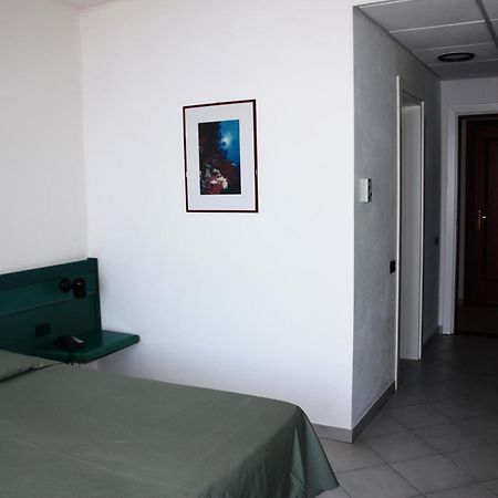 Hotel Miralonga La Maddalena  Dış mekan fotoğraf